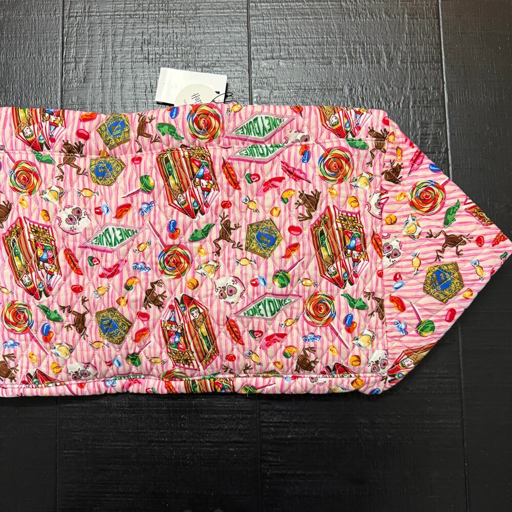 Vera Bradley Harry Potter Honeydukes Duffel Bag Travel Weekend Candy Pink - Picture 4 of 13